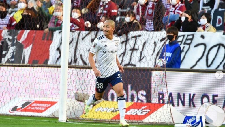 試合中の前田大然